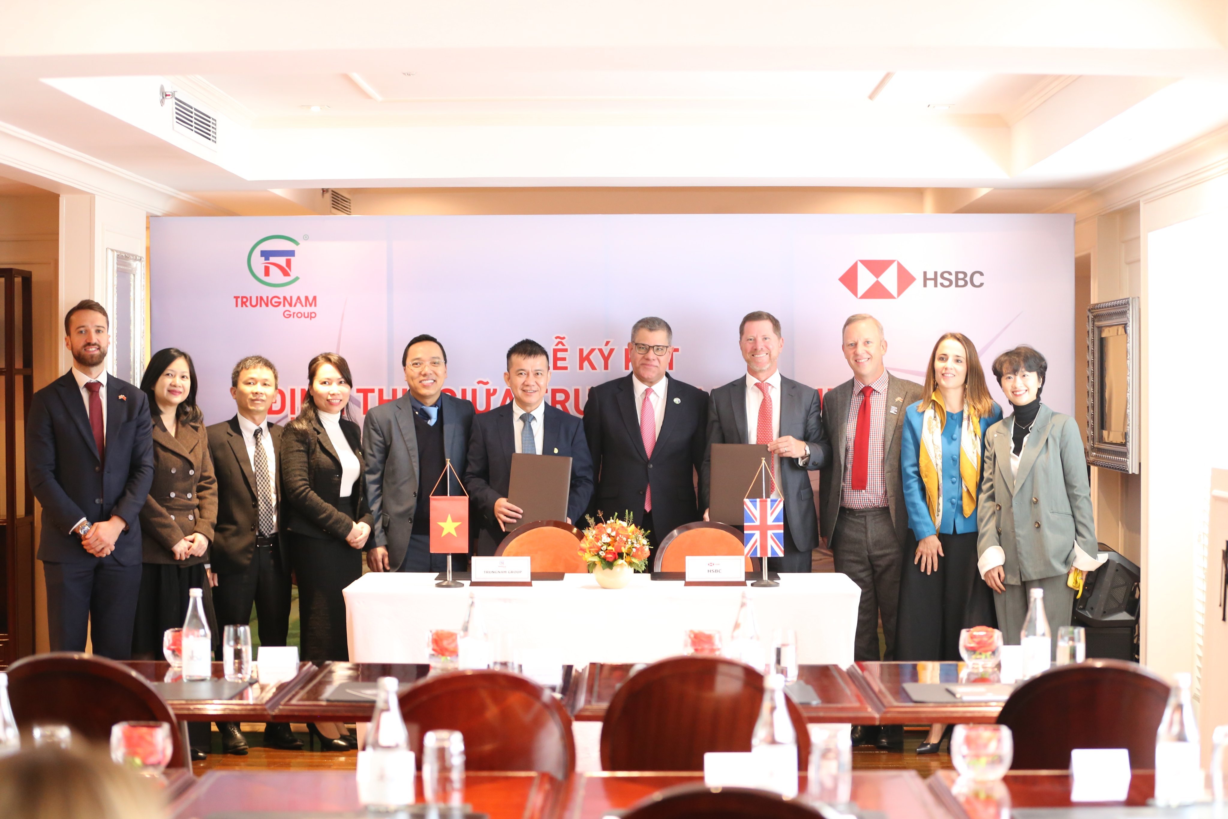 HSBC VIETNAM, TRUNG NAM GROUP JOIN HANDS TO DEVELOP RENEWABLE PROJECTS