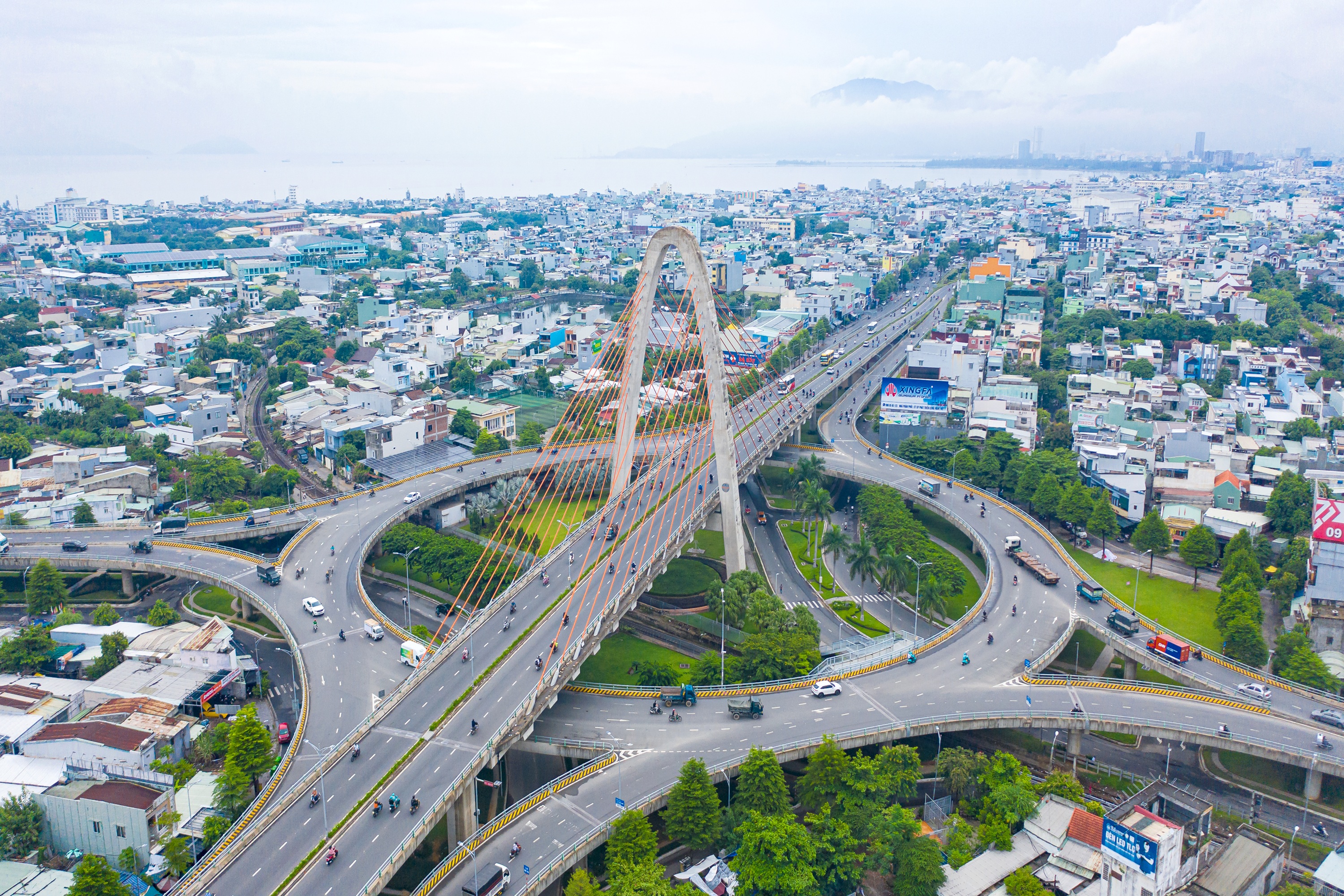 NÚT GIAO THÔNG KHÁC MỨC NGÃ BA HUẾ