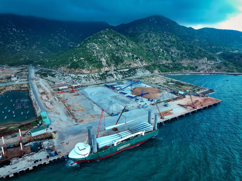 DOANH NGHIỆP "DÁM NGHĨ LỚN, DÁM LÀM LỚM" ĐỒNG HÀNH CÙNG CHÍNH PHỦ ĐƯA NỀN KINH TẾ TĂNG TRƯỞNG CAO