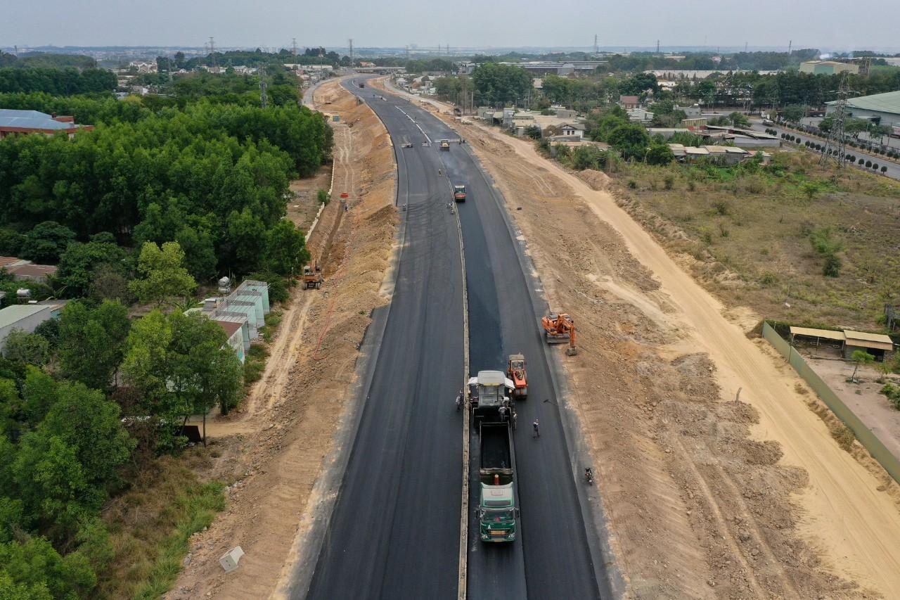 HỐI HẢ TRÊN CÔNG TRƯỜNG CÁC TUYẾN ĐƯỜNG KẾT NỐI SÂN BAY LONG THÀNH DỊP LỄ